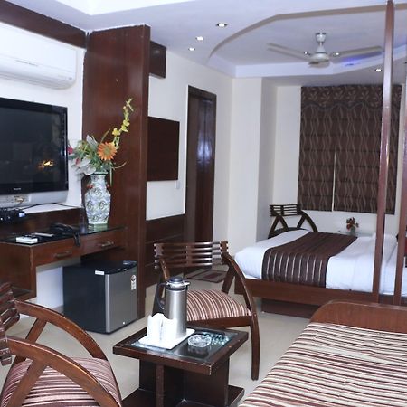 Hotel High 5 Land Делхи Екстериор снимка