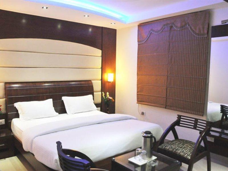 Hotel High 5 Land Делхи Екстериор снимка